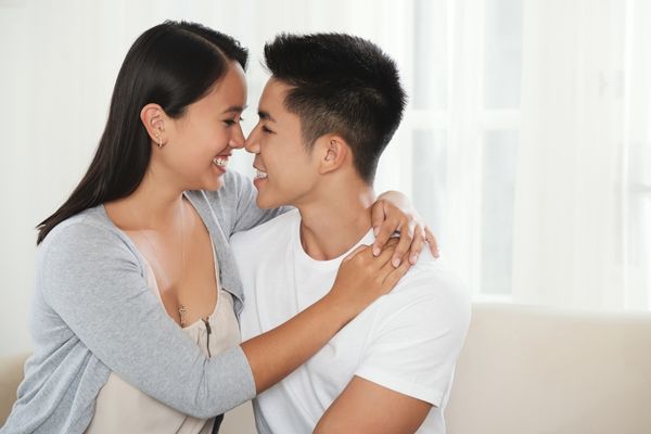 10 Ungkapan Cinta yang Merawat Hubungan 