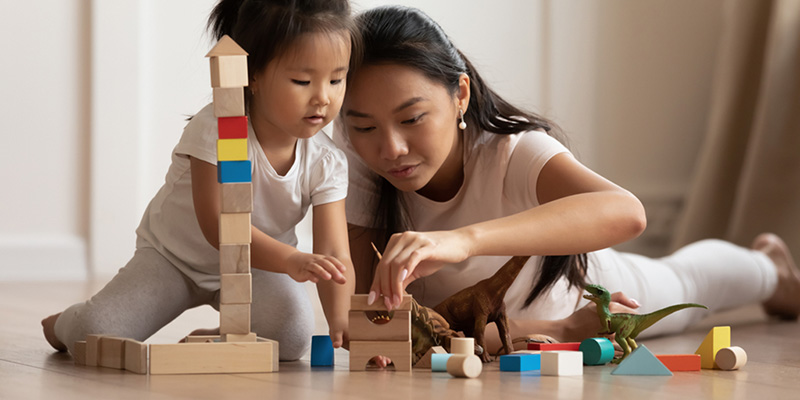 orang tua perlu menemani anak bermain