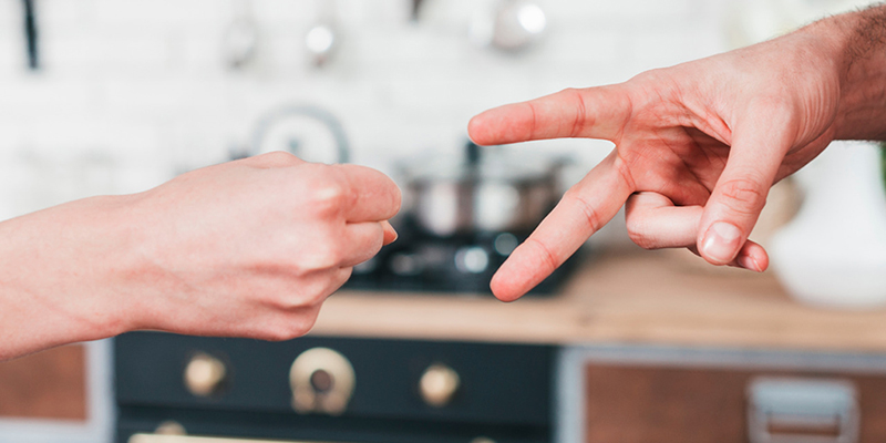 Persaingan orang tua dalam mengasuh anak