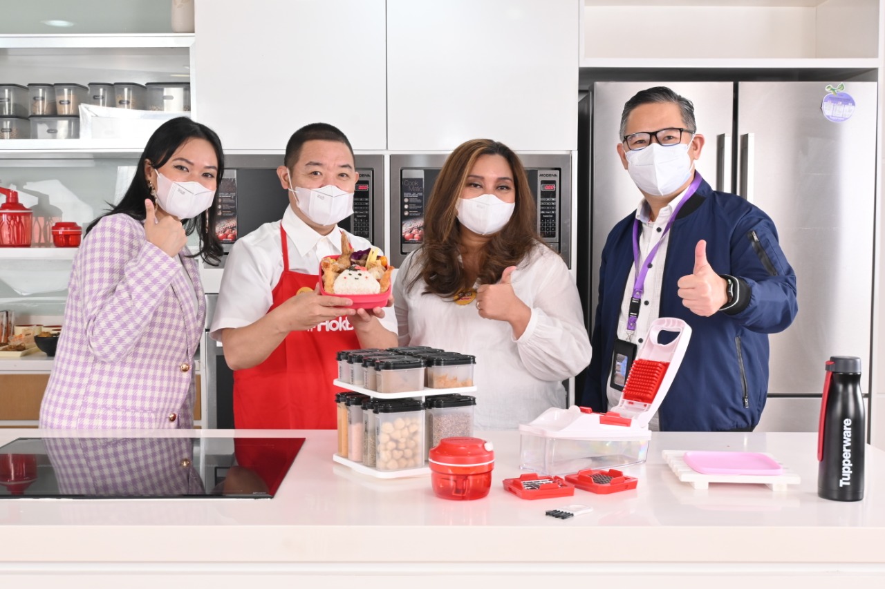 Bawa Wadah Sendiri Saat Beli Makanan di Luar